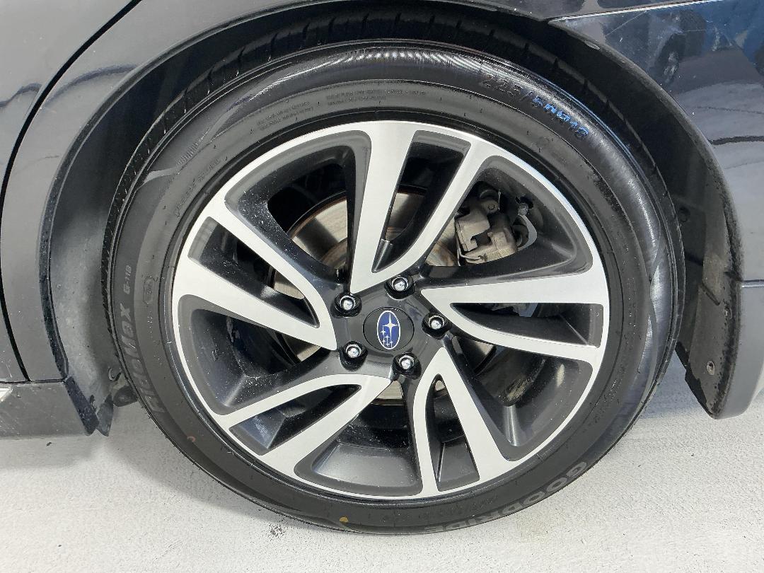 Photo '11' of Subaru Legacy