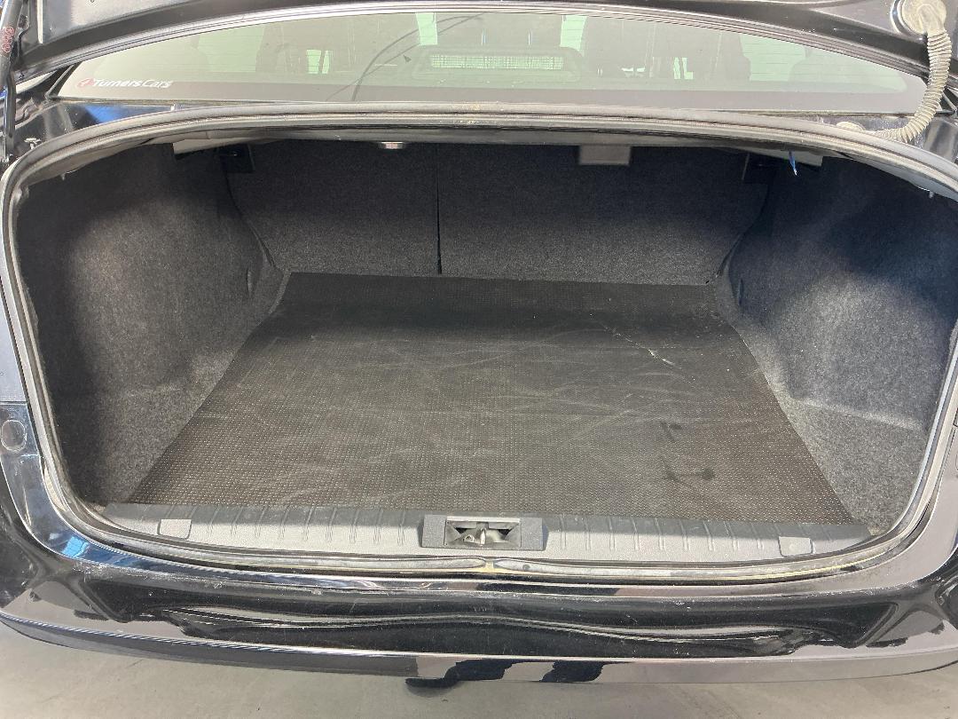 Photo '14' of Subaru Legacy