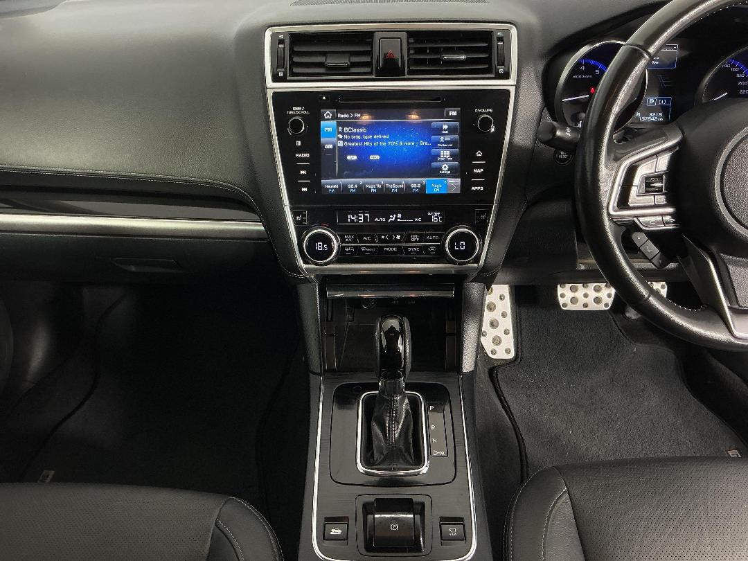 Photo '18' of Subaru Legacy