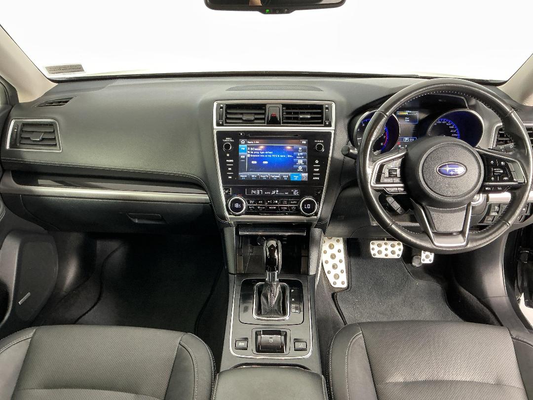 Photo '17' of Subaru Legacy