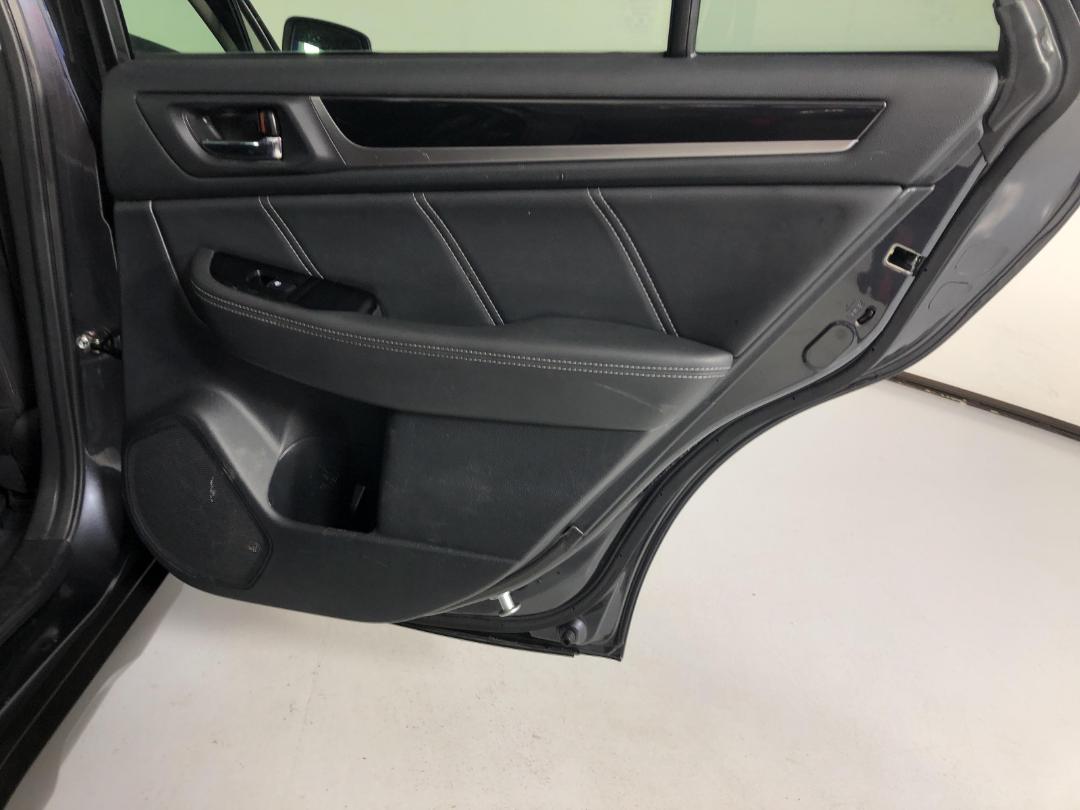 Photo '19' of Subaru Outback