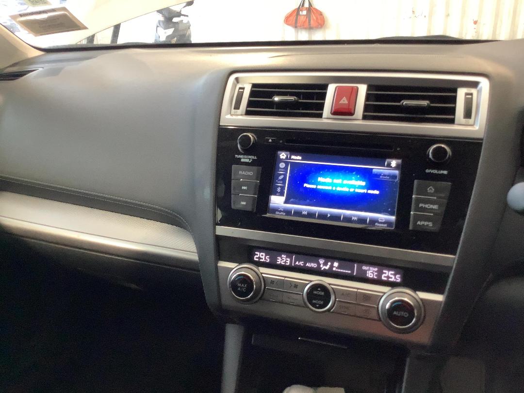 Photo '16' of Subaru Outback