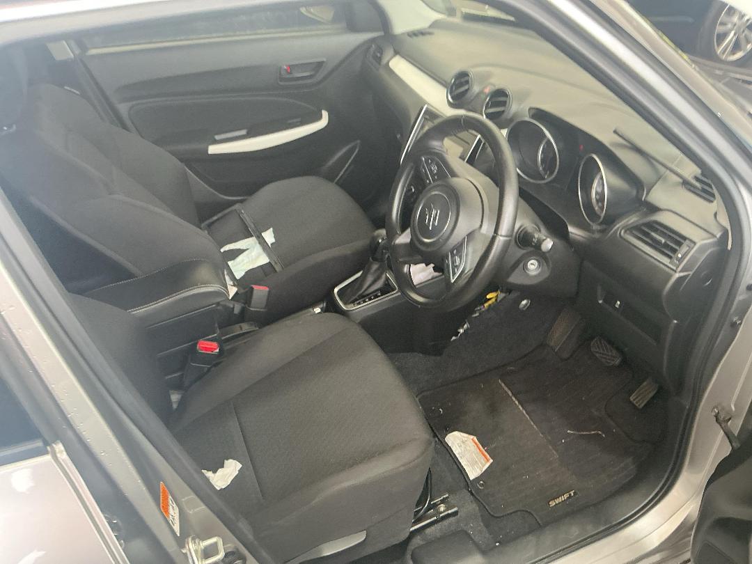 Photo '13' of Suzuki Swift GL Plus