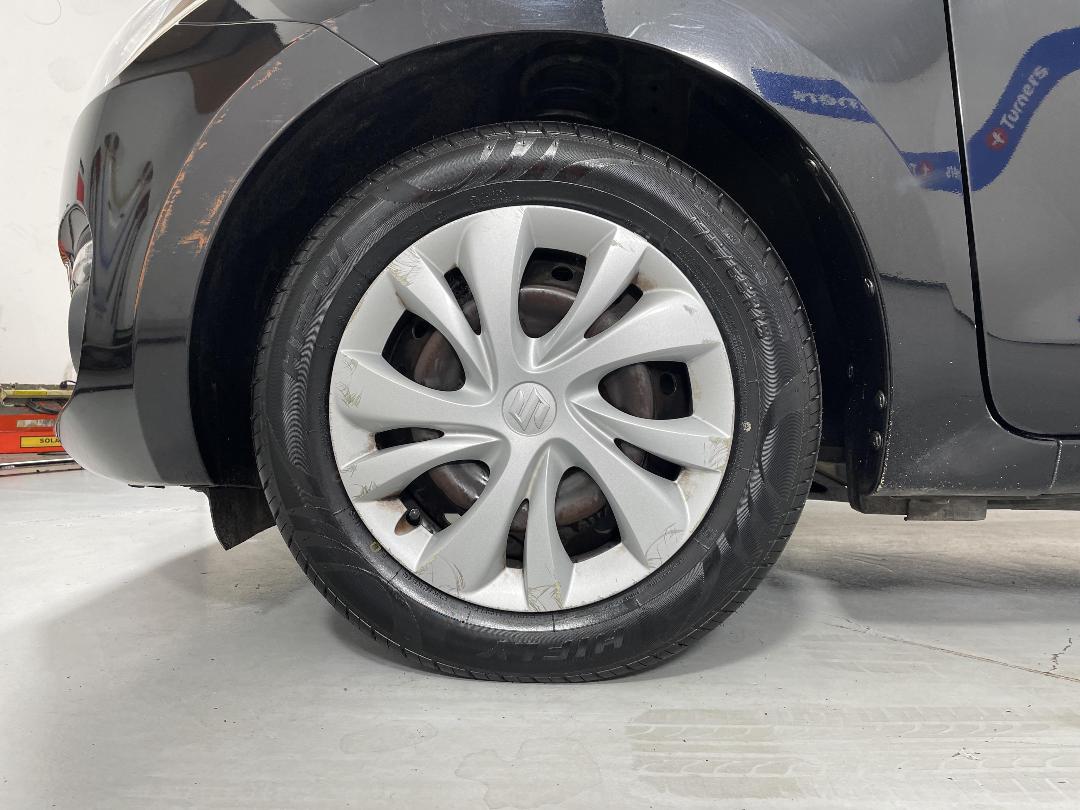 Photo '10' of Suzuki Swift