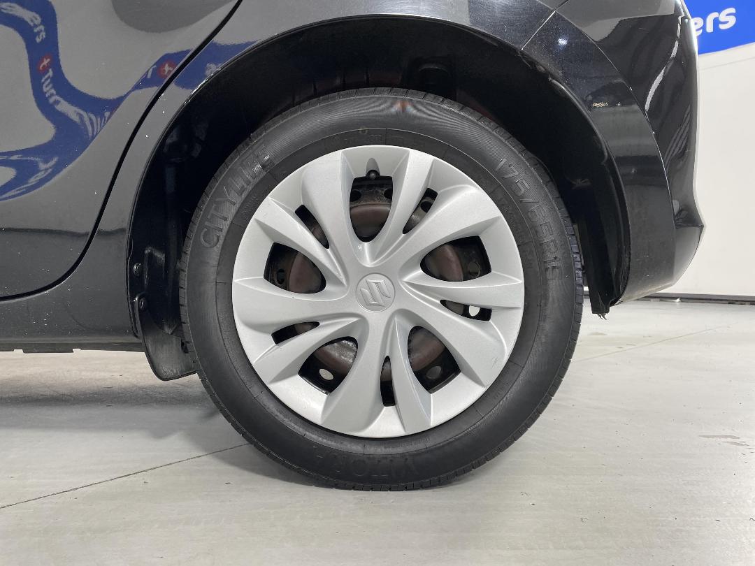 Photo '11' of Suzuki Swift