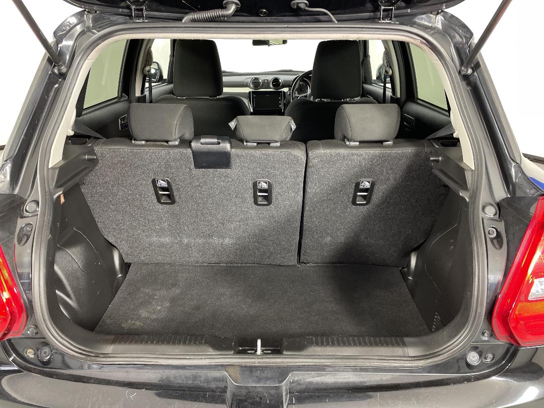 Photo '14' of Suzuki Swift