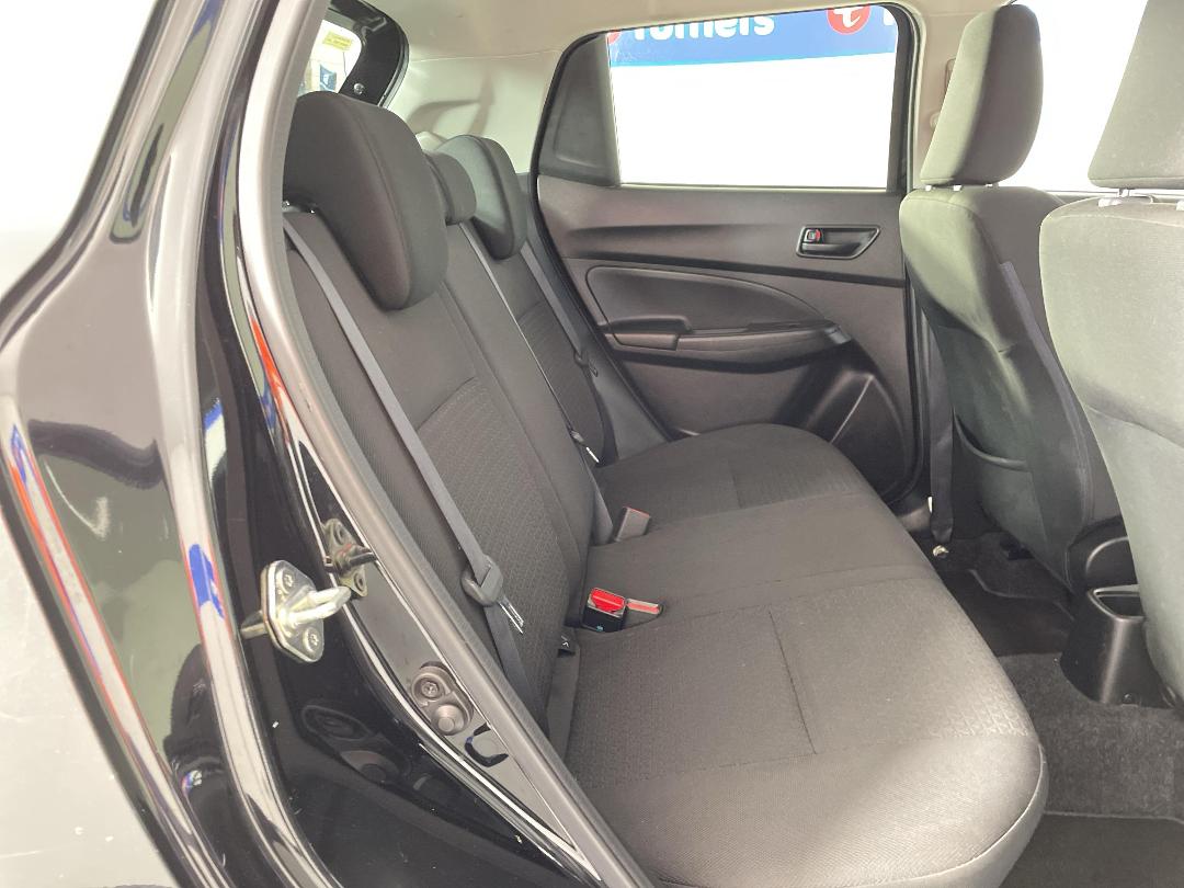 Photo '20' of Suzuki Swift