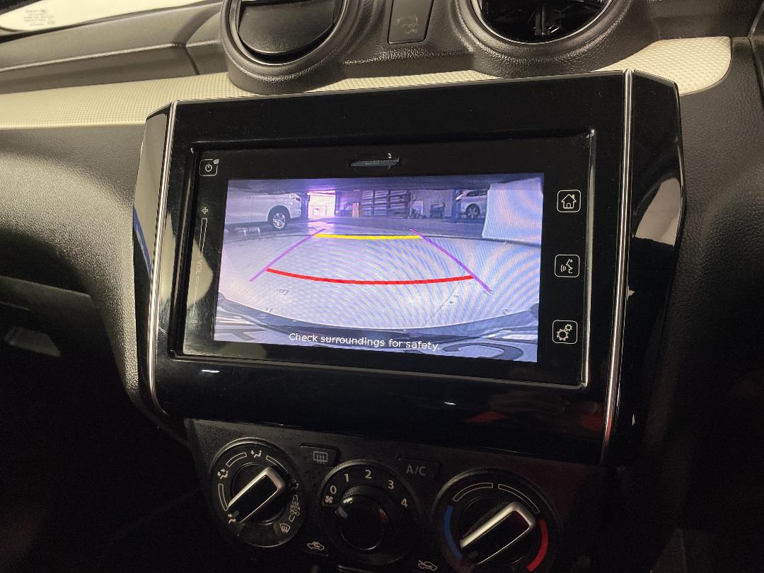 Photo '27' of Suzuki Swift