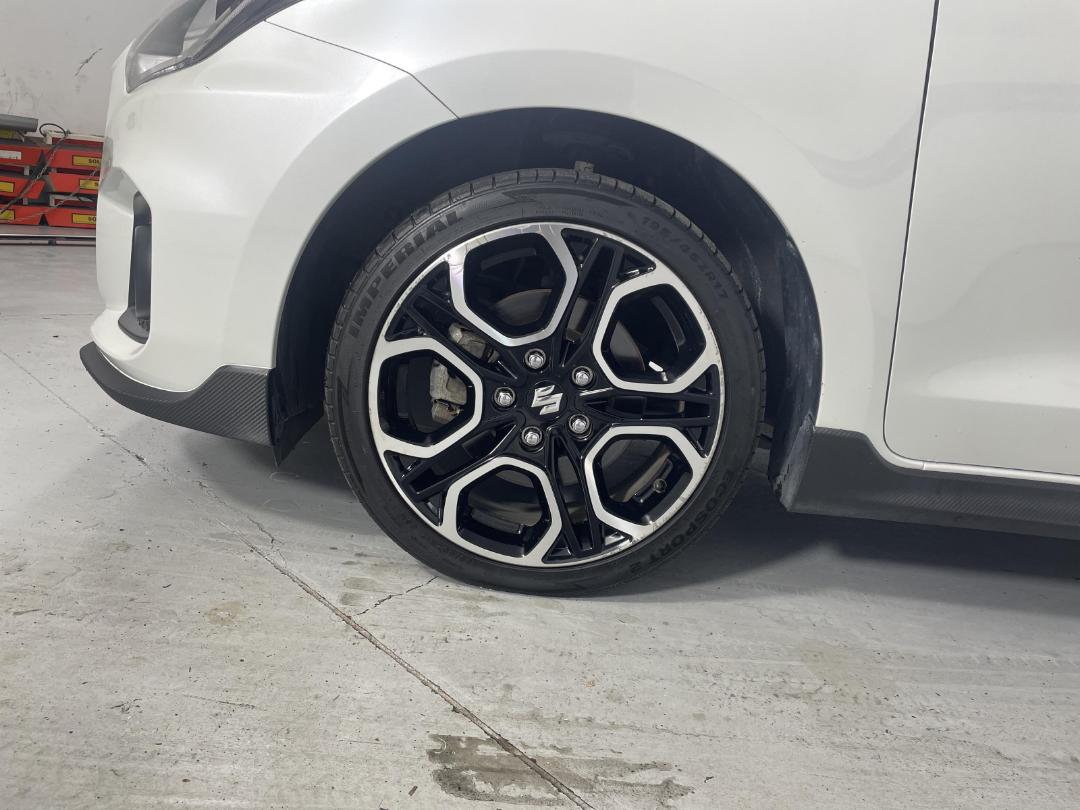 Photo '10' of Suzuki Swift