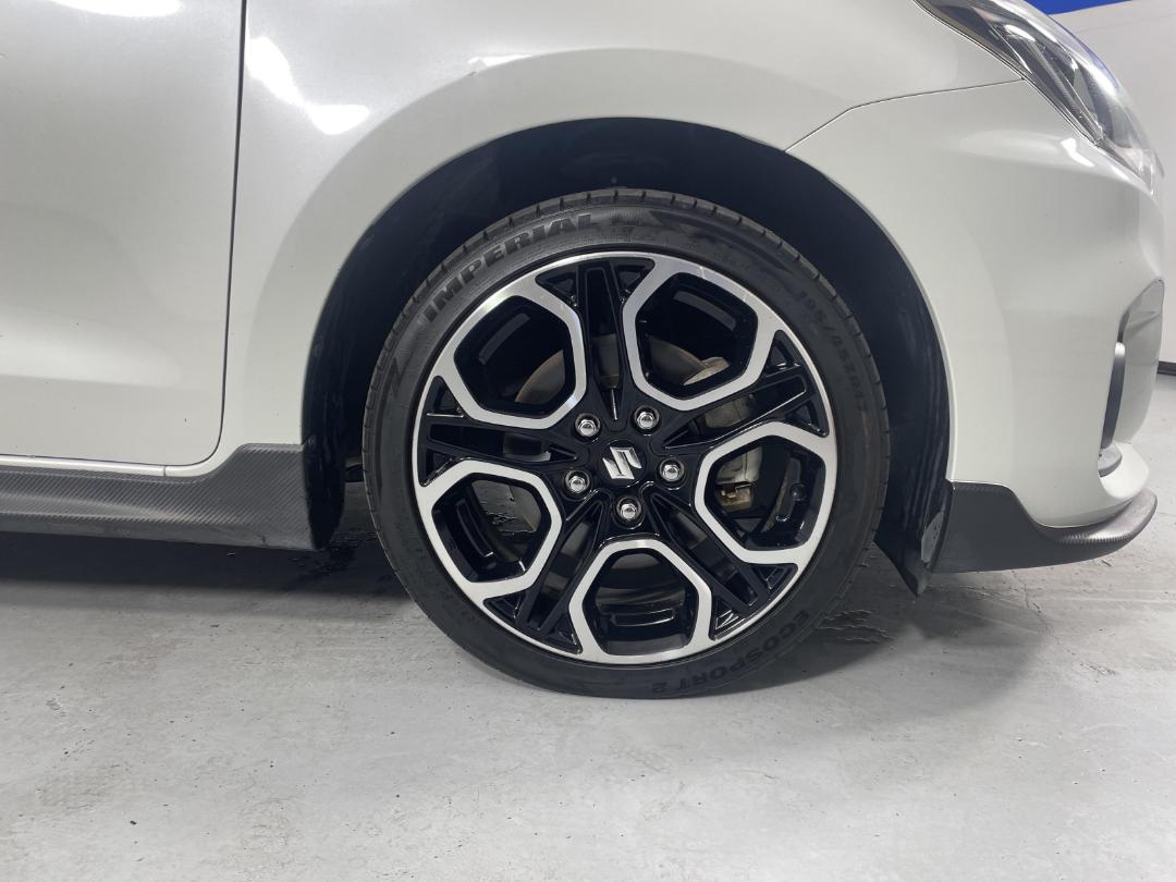 Photo '9' of Suzuki Swift