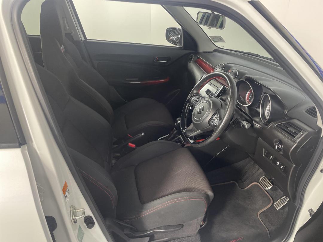 Photo '16' of Suzuki Swift