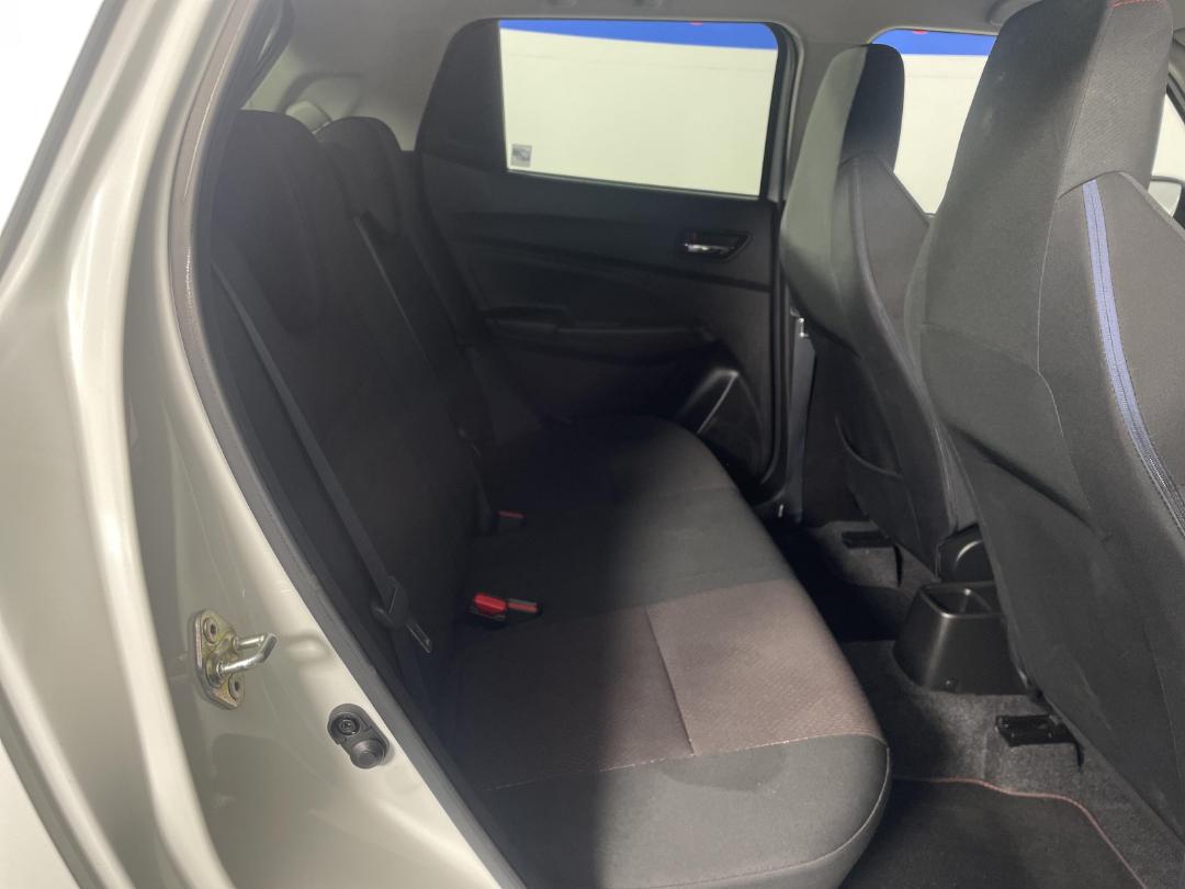 Photo '20' of Suzuki Swift