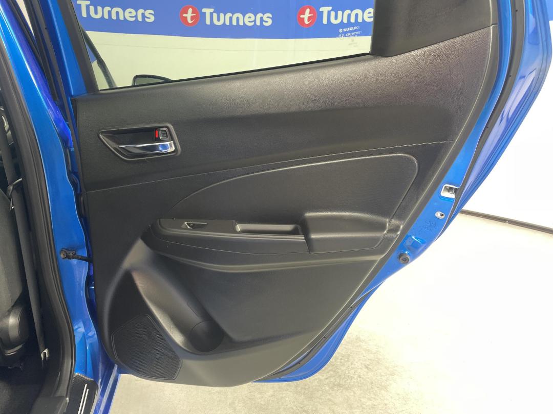 Photo '19' of Suzuki Swift