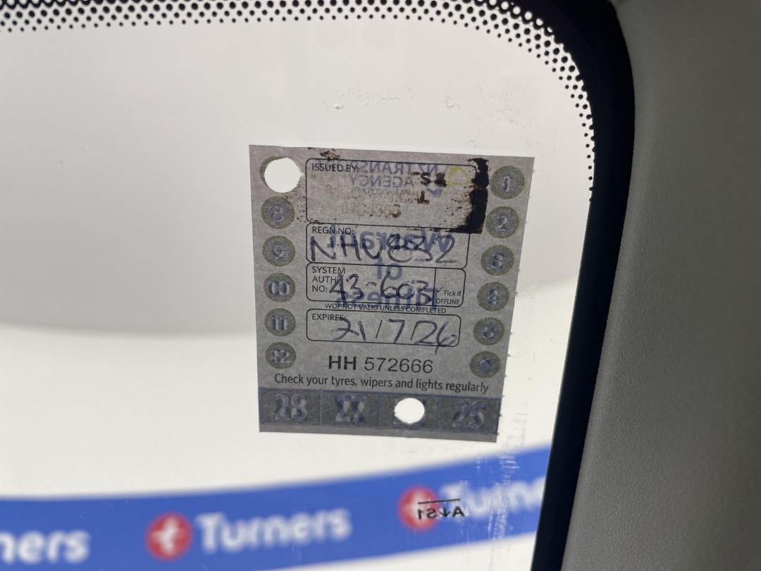 Photo '23' of Suzuki Swift