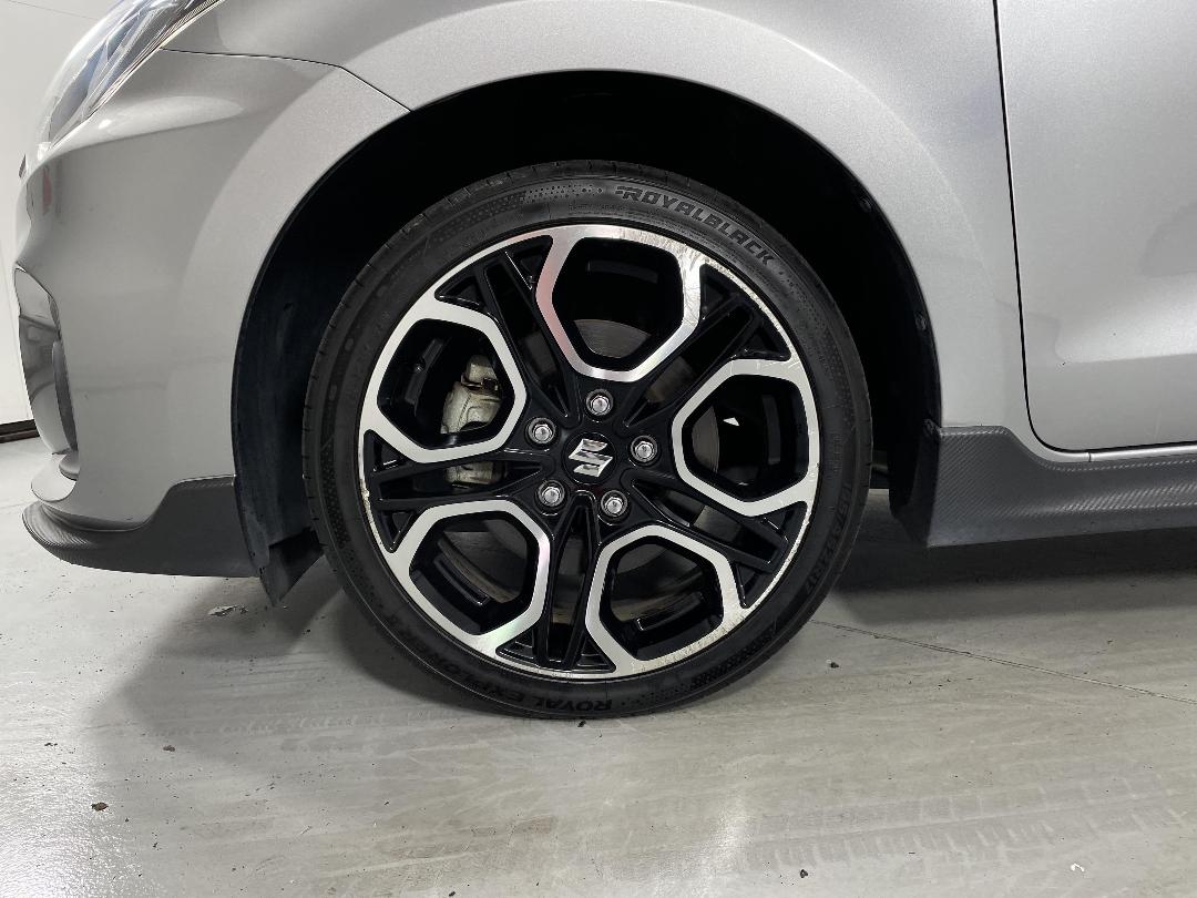 Photo '10' of Suzuki Swift