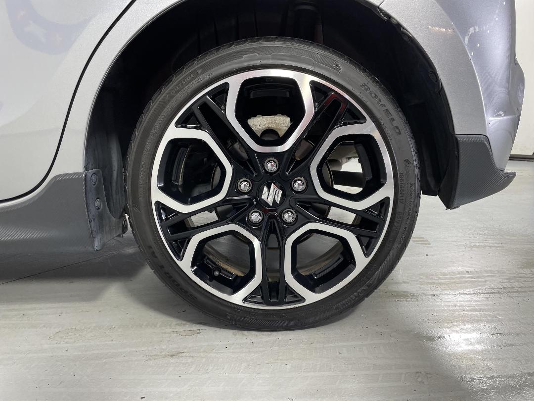 Photo '11' of Suzuki Swift