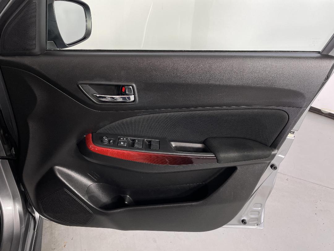 Photo '15' of Suzuki Swift