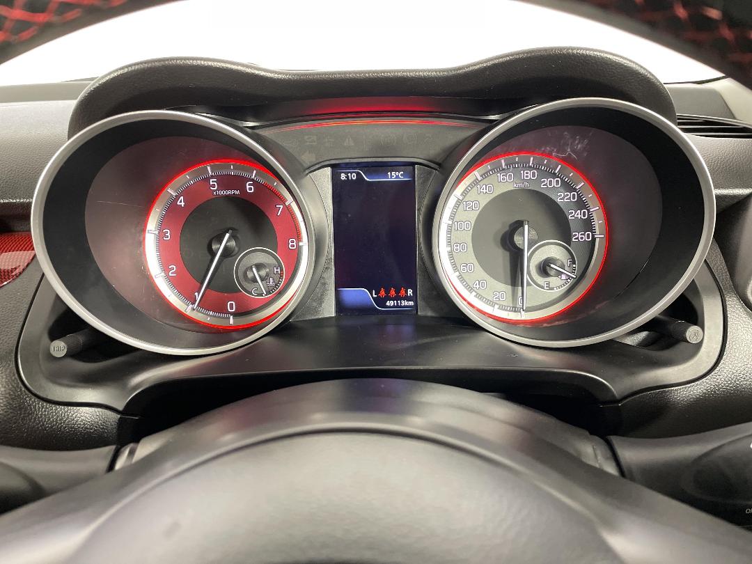 Photo '21' of Suzuki Swift