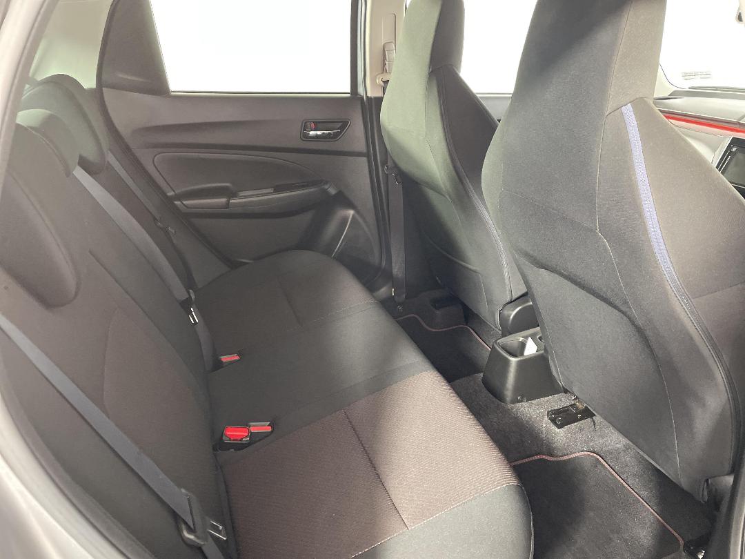 Photo '20' of Suzuki Swift