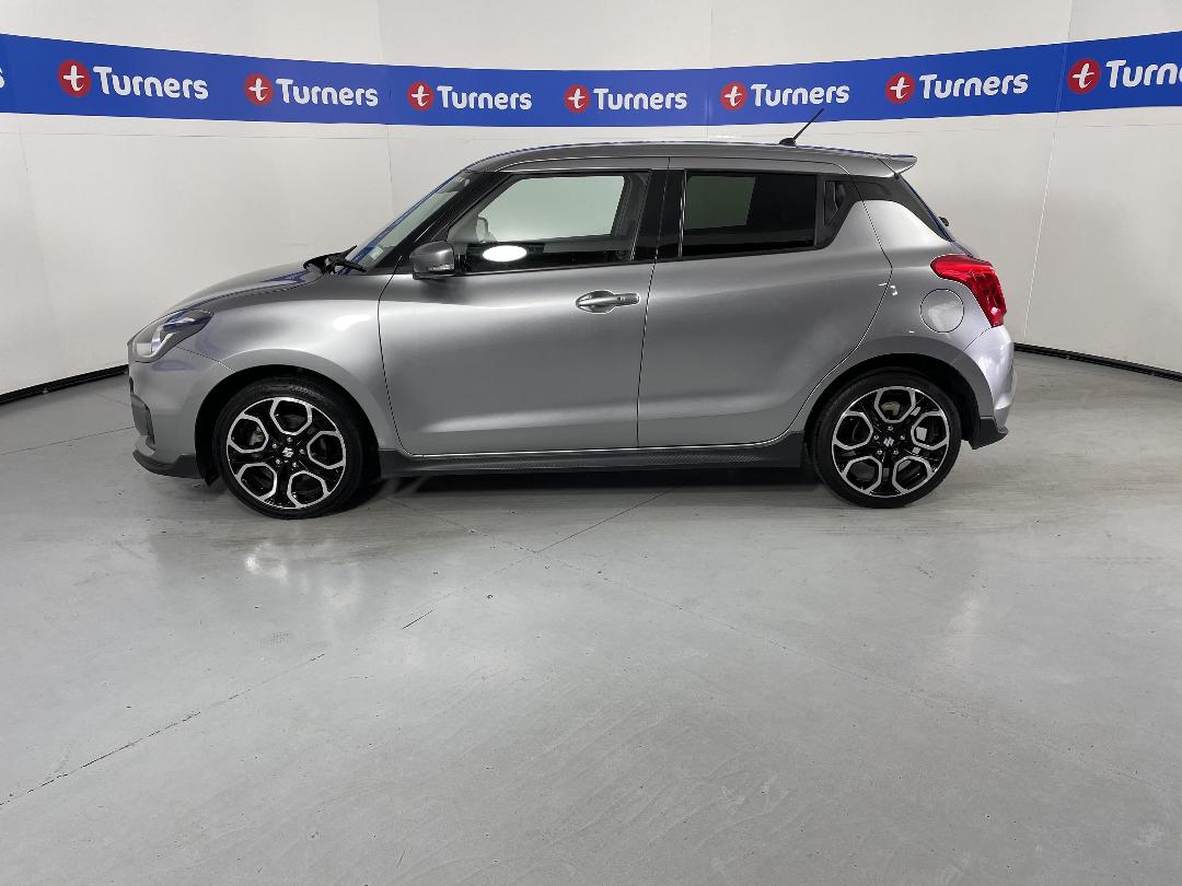 Photo '24' of Suzuki Swift