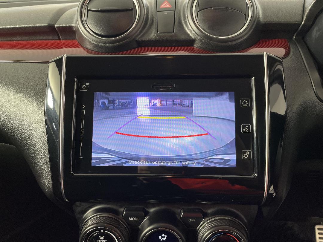 Photo '28' of Suzuki Swift