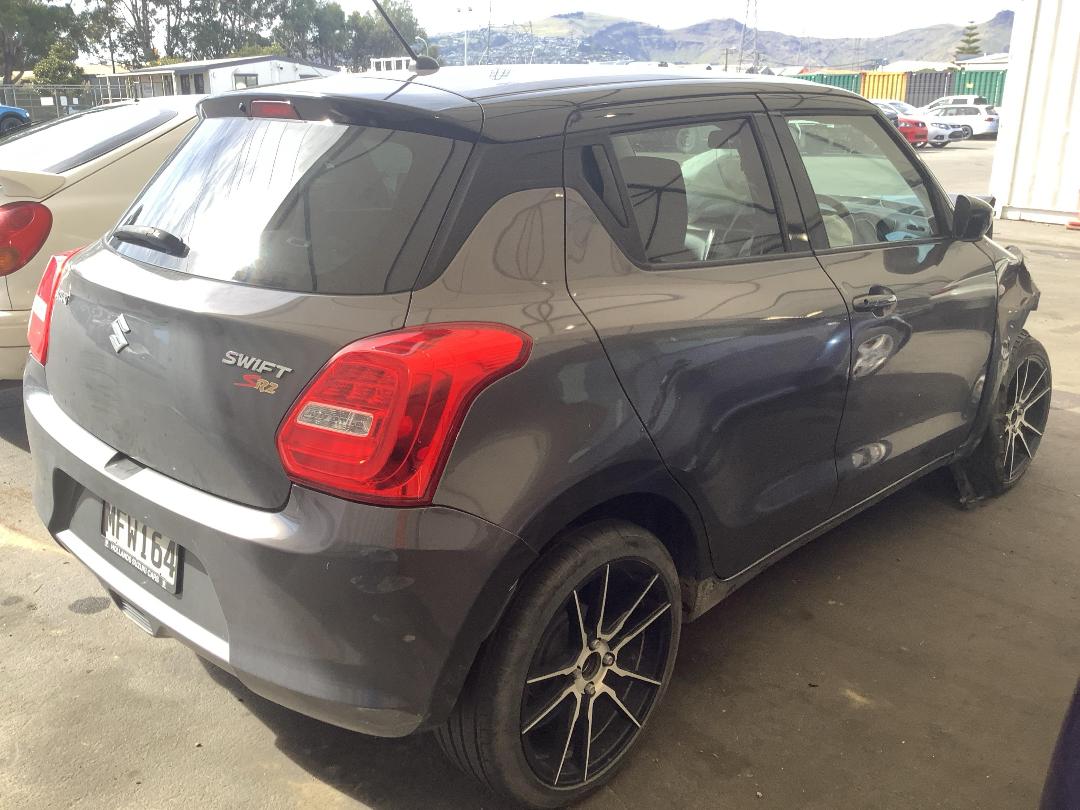 Photo '6' of Suzuki Swift GLC Photo '6' of Suzuki Swift GLC