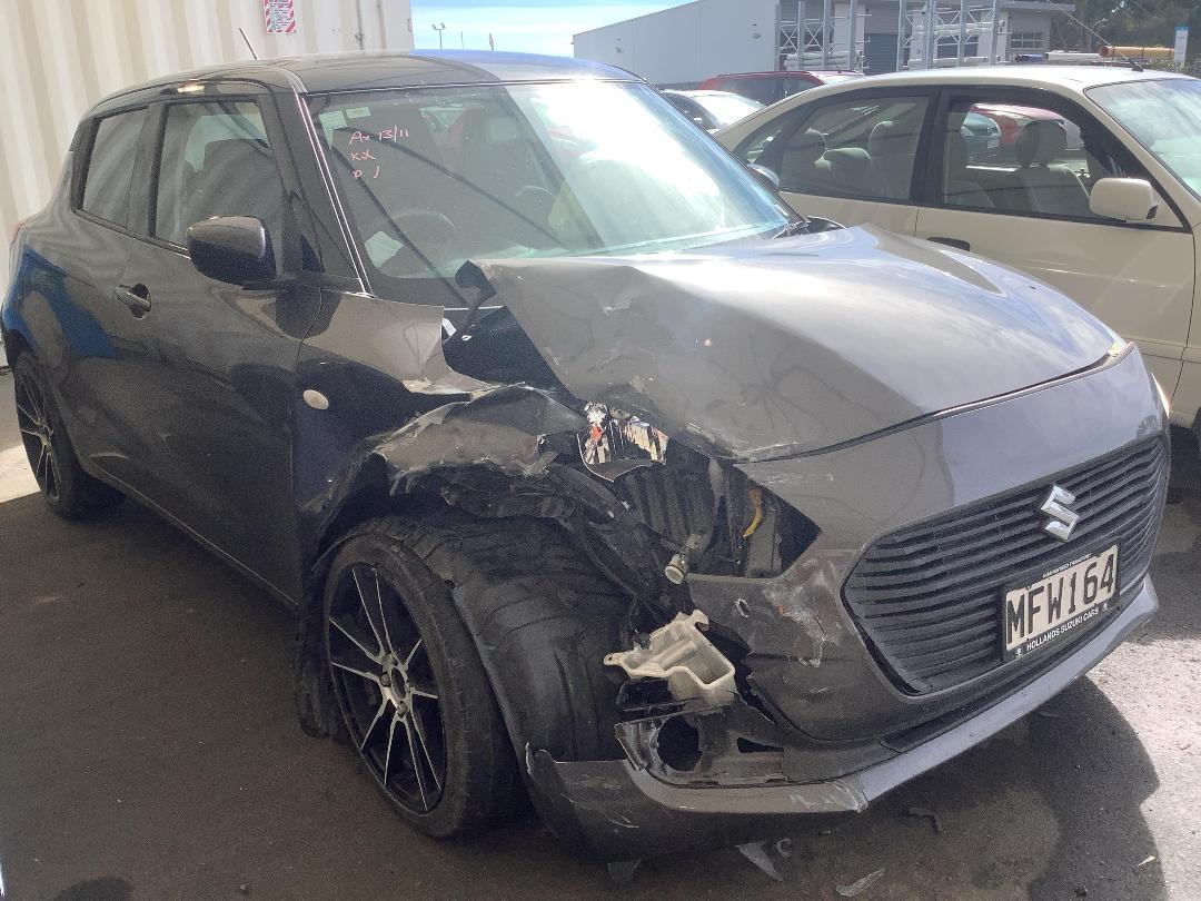 Photo '3' of Suzuki Swift GLC Photo '3' of Suzuki Swift GLC