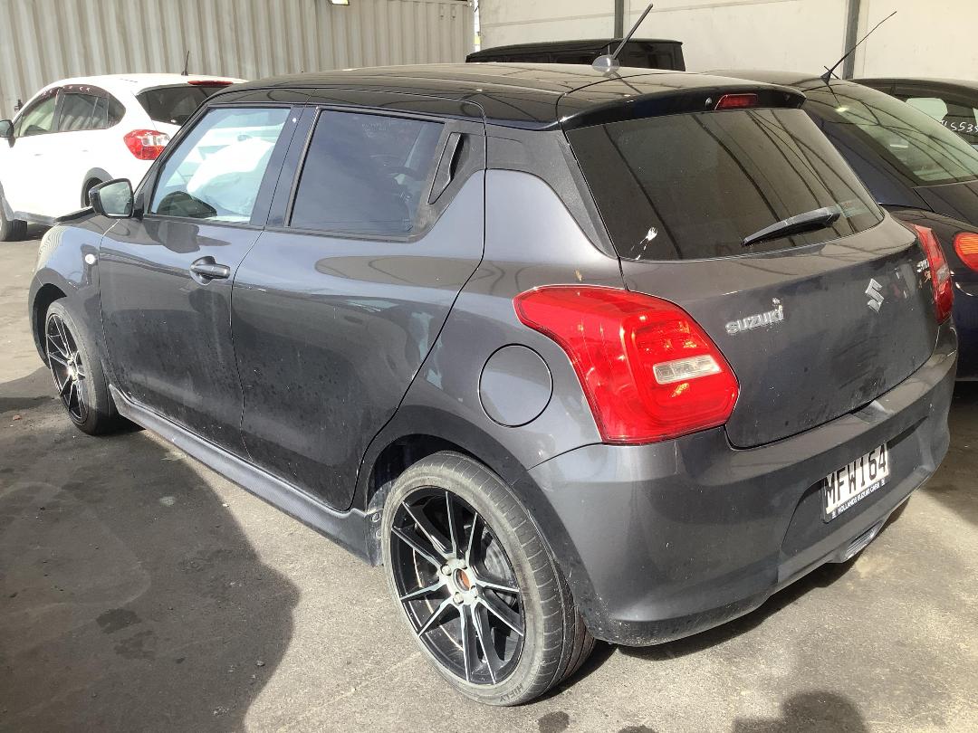 Photo '7' of Suzuki Swift GLC Photo '7' of Suzuki Swift GLC