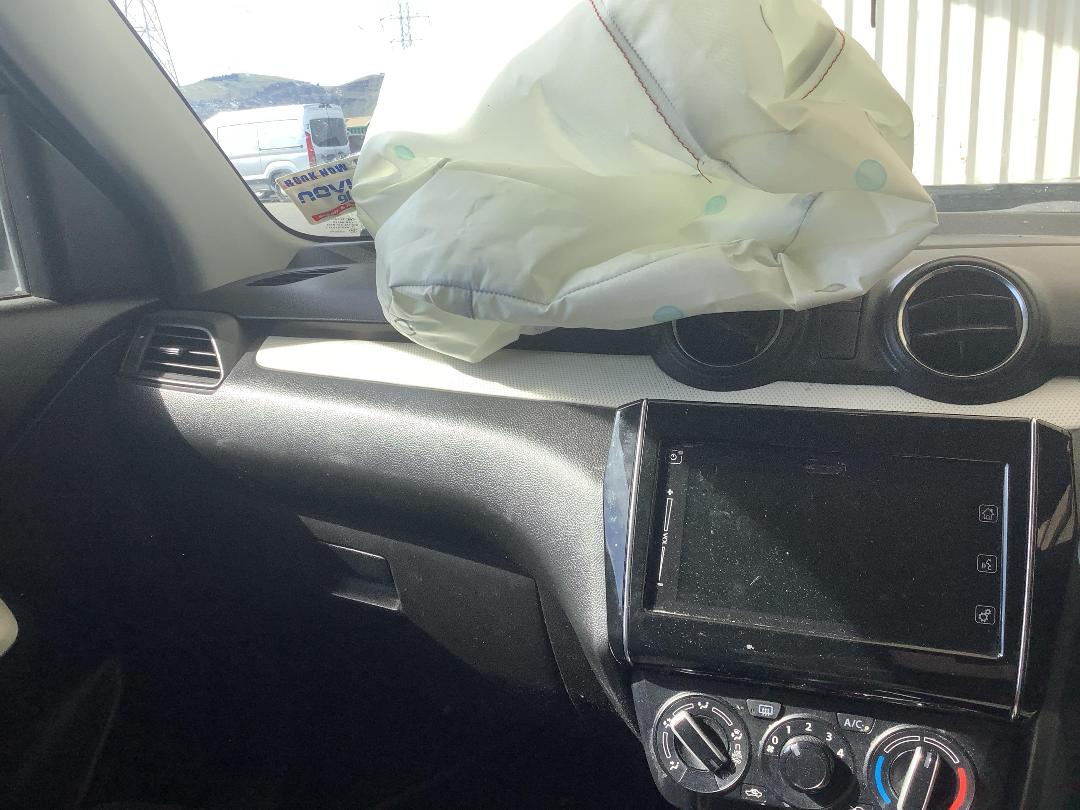 Photo '16' of Suzuki Swift GLC Photo '16' of Suzuki Swift GLC