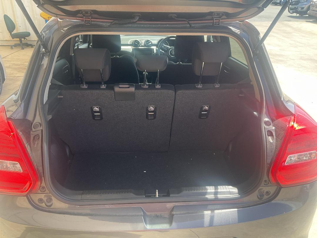 Photo '11' of Suzuki Swift RS