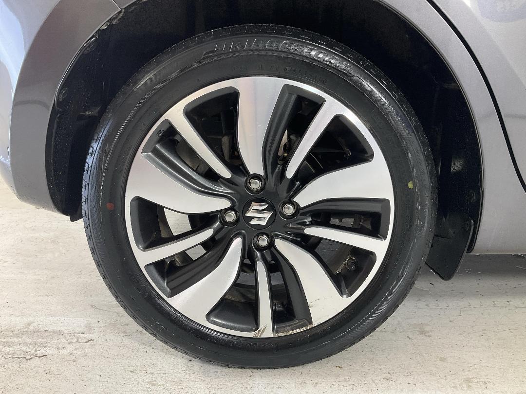 Photo '12' of Suzuki Swift Photo '12' of Suzuki Swift