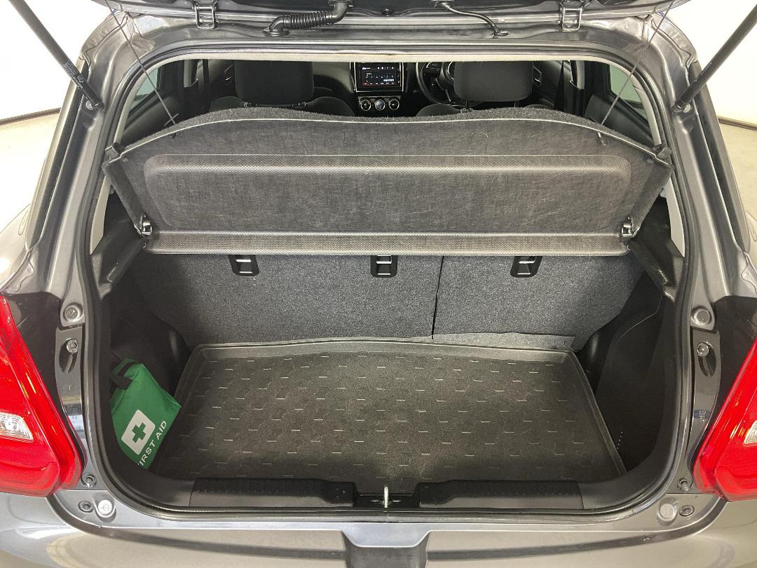 Photo '14' of Suzuki Swift Photo '14' of Suzuki Swift