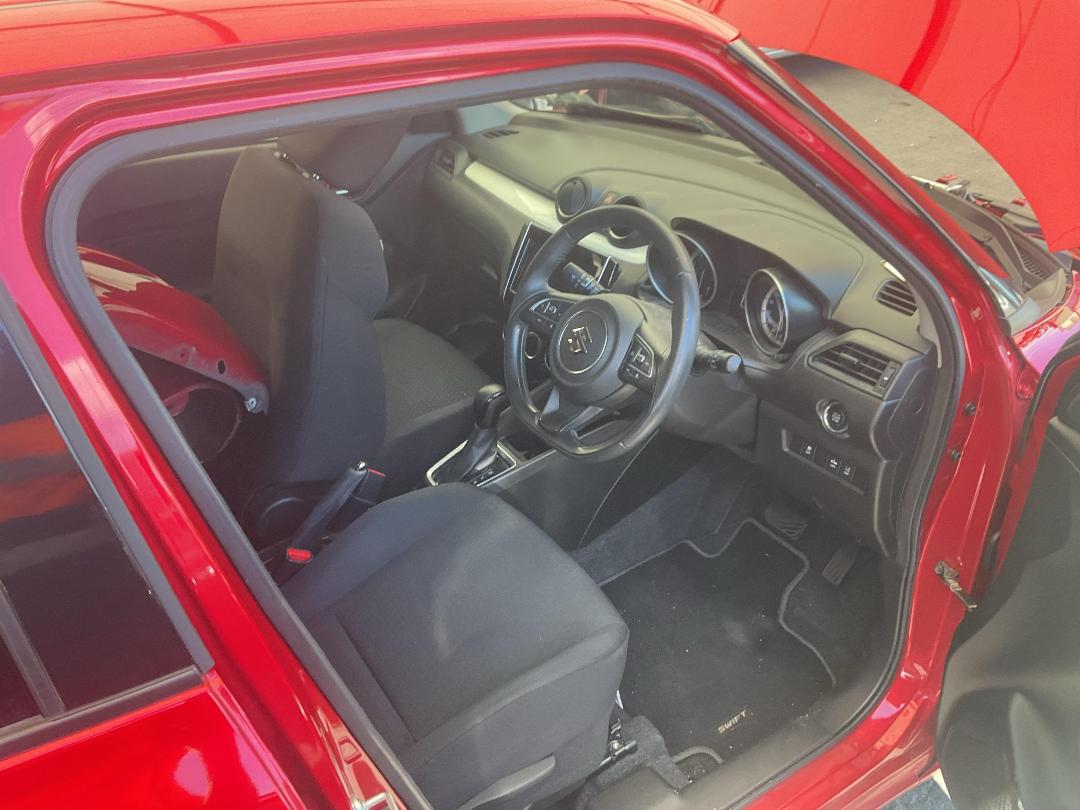 Photo '19' of Suzuki Swift RS