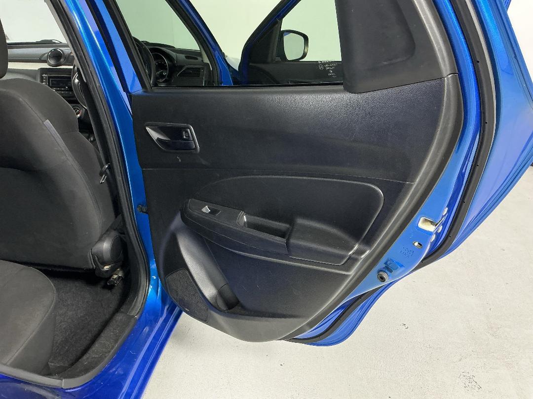 Photo '19' of Suzuki Swift Photo '19' of Suzuki Swift