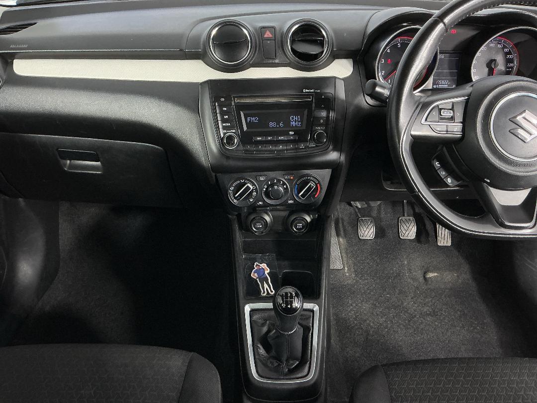 Photo '18' of Suzuki Swift Photo '18' of Suzuki Swift