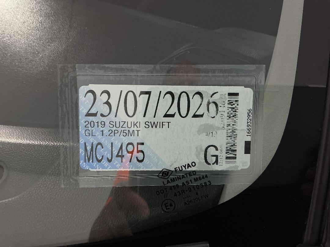 Photo '27' of Suzuki Swift Photo '27' of Suzuki Swift