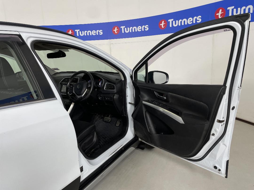 Photo '15' of Suzuki SX4 S-Cross