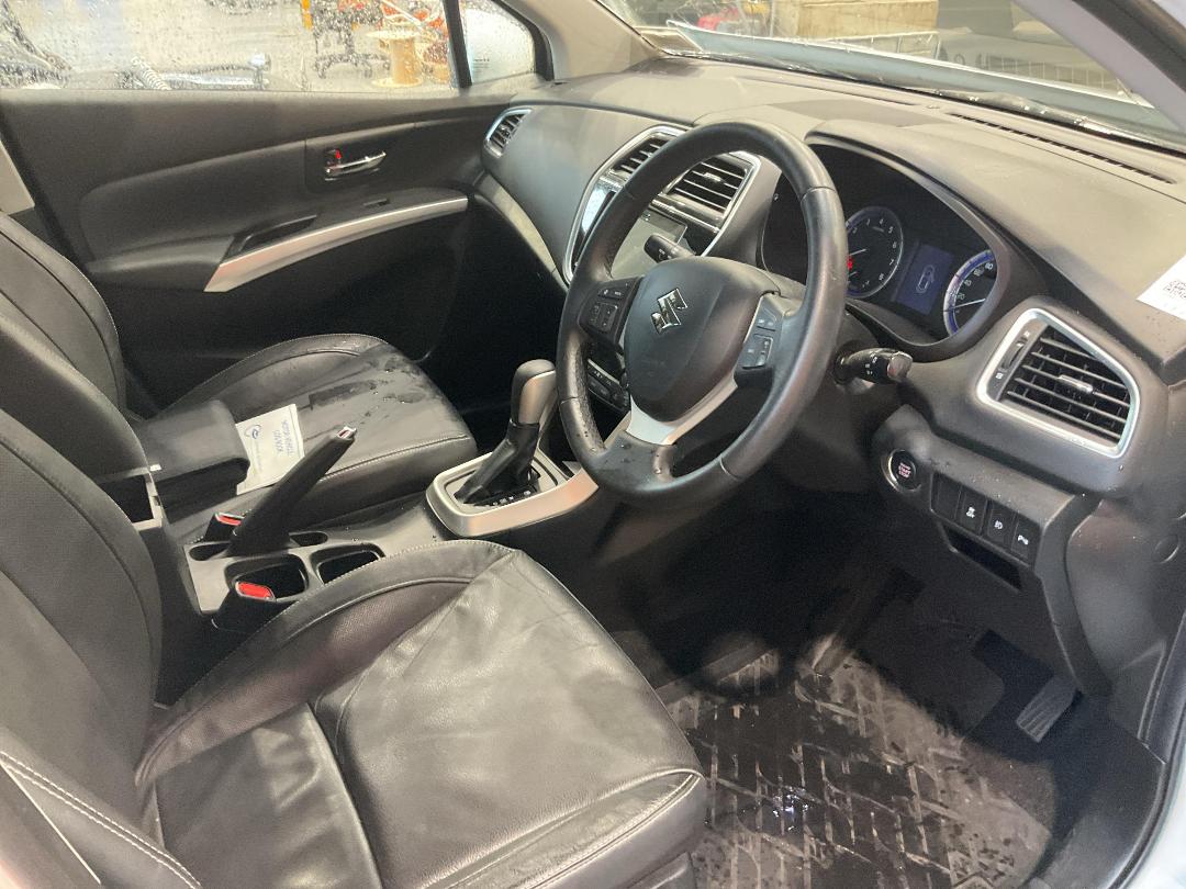 Photo '15' of Suzuki SX4 S-Cross Prestige Photo '15' of Suzuki SX4 S-Cross Prestige