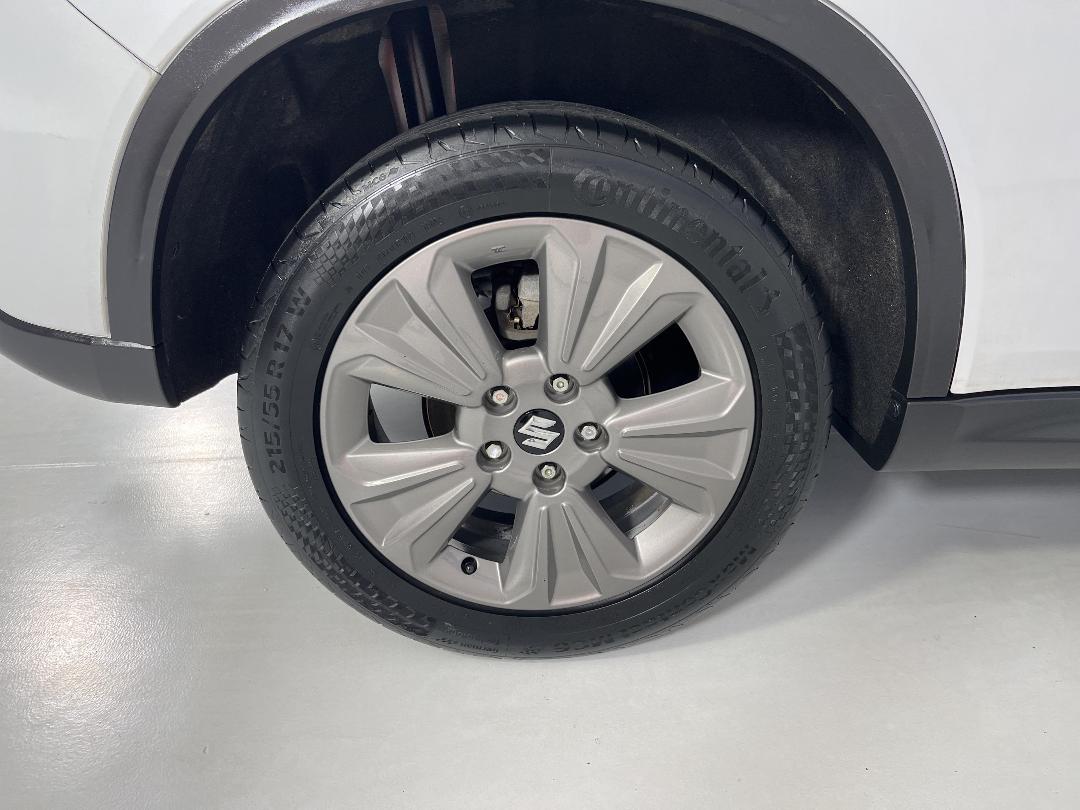 Photo '12' of Suzuki Vitara