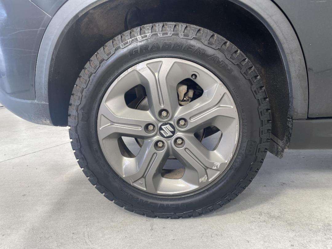 Photo '12' of Suzuki Vitara