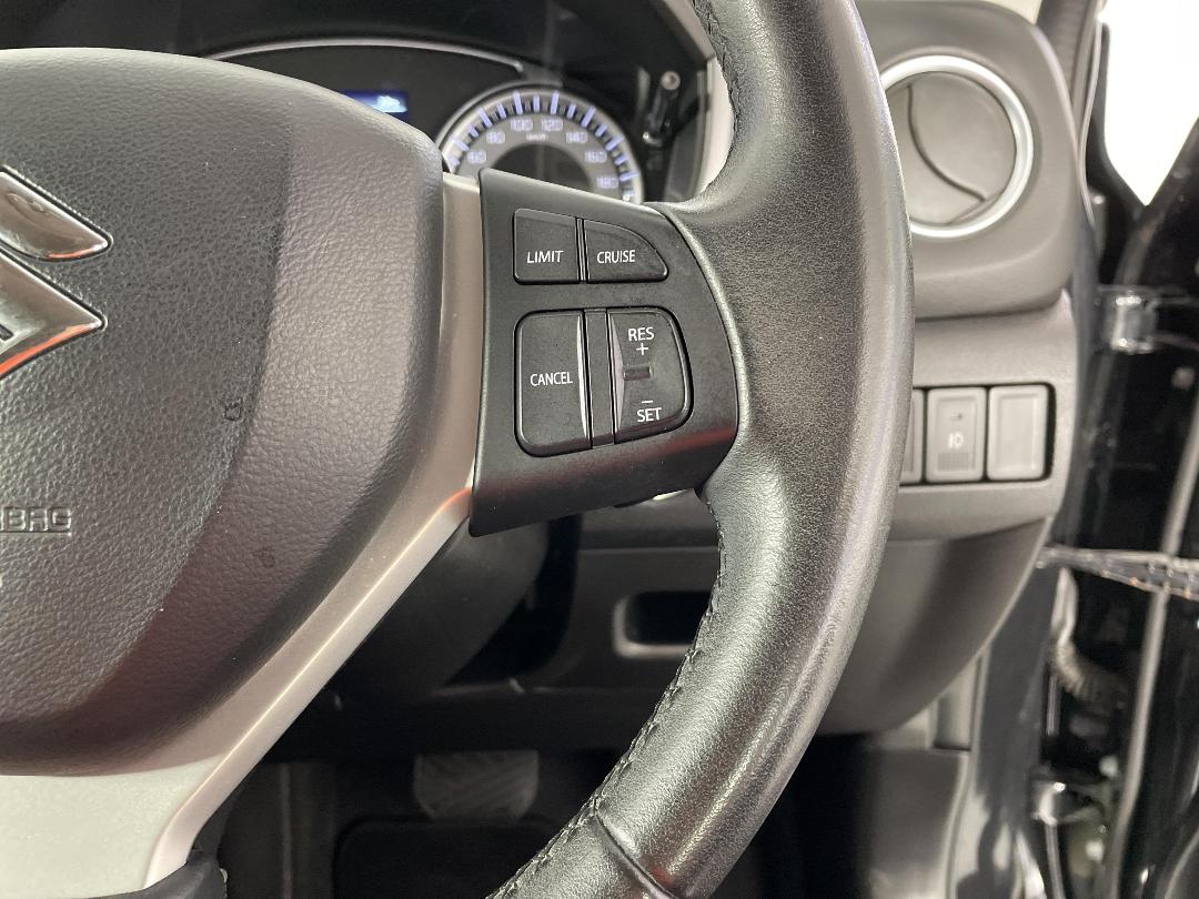 Photo '27' of Suzuki Vitara