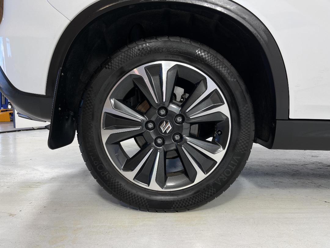 Photo '12' of Suzuki Vitara