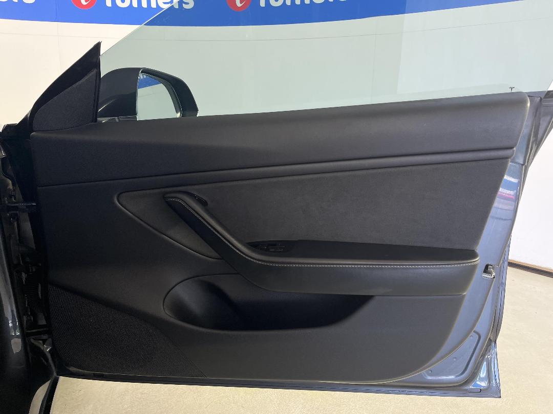 Photo '15' of Tesla Model 3 Photo '15' of Tesla Model 3