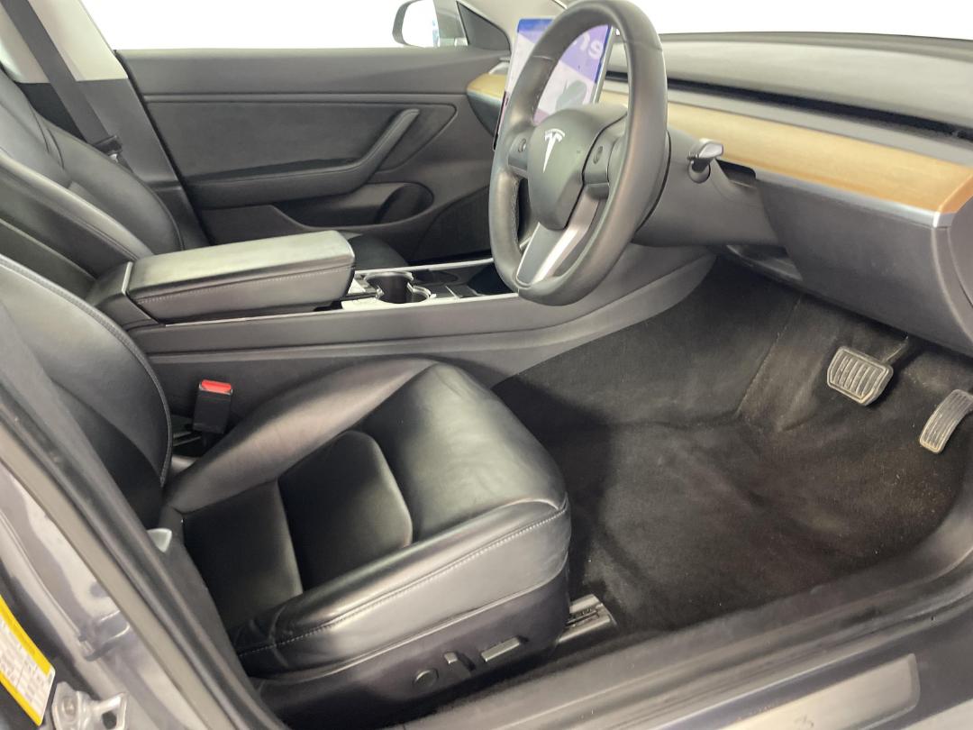 Photo '16' of Tesla Model 3 Photo '16' of Tesla Model 3