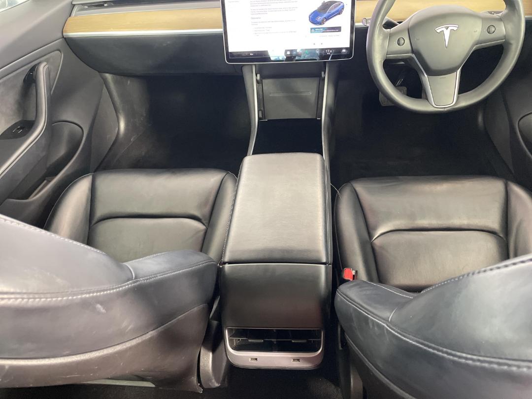 Photo '18' of Tesla Model 3 Photo '18' of Tesla Model 3