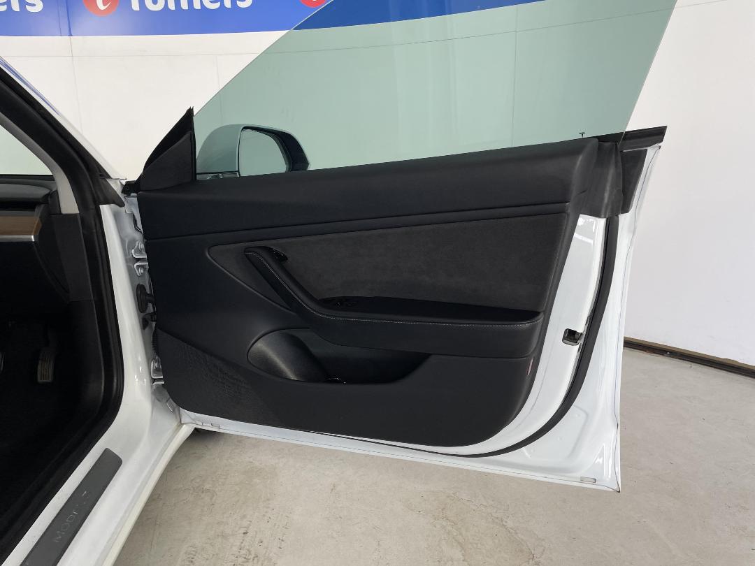 Photo '15' of Tesla Model 3 Photo '15' of Tesla Model 3