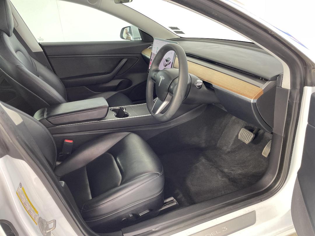 Photo '16' of Tesla Model 3 Photo '16' of Tesla Model 3