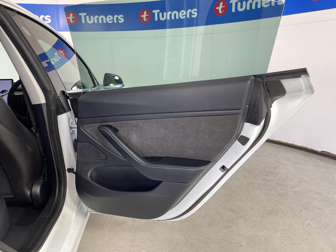 Photo '19' of Tesla Model 3 Photo '19' of Tesla Model 3