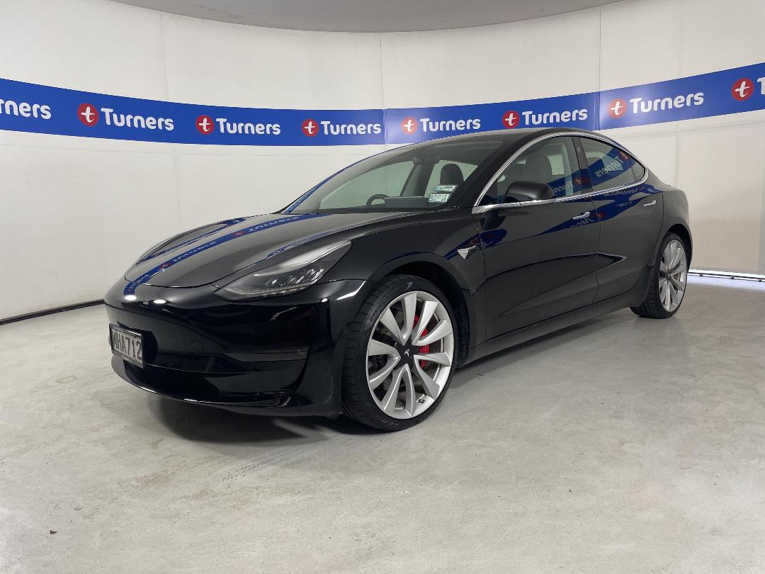 Photo '4' of Tesla Model 3