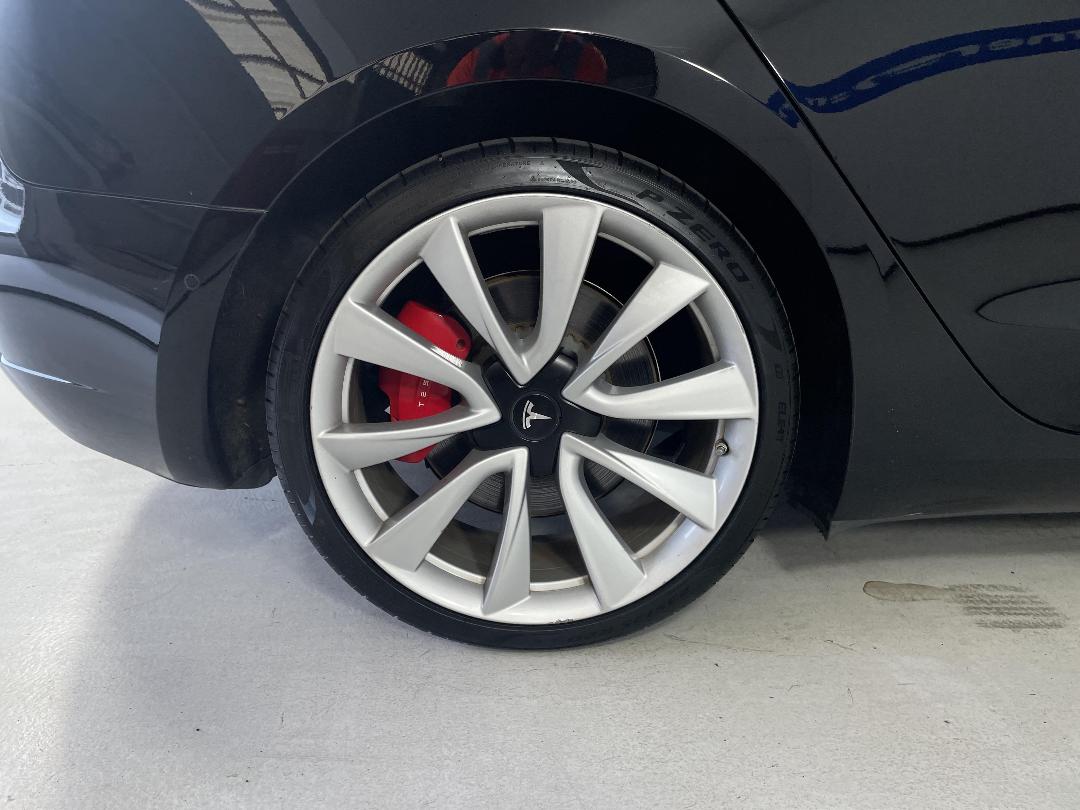 Photo '12' of Tesla Model 3